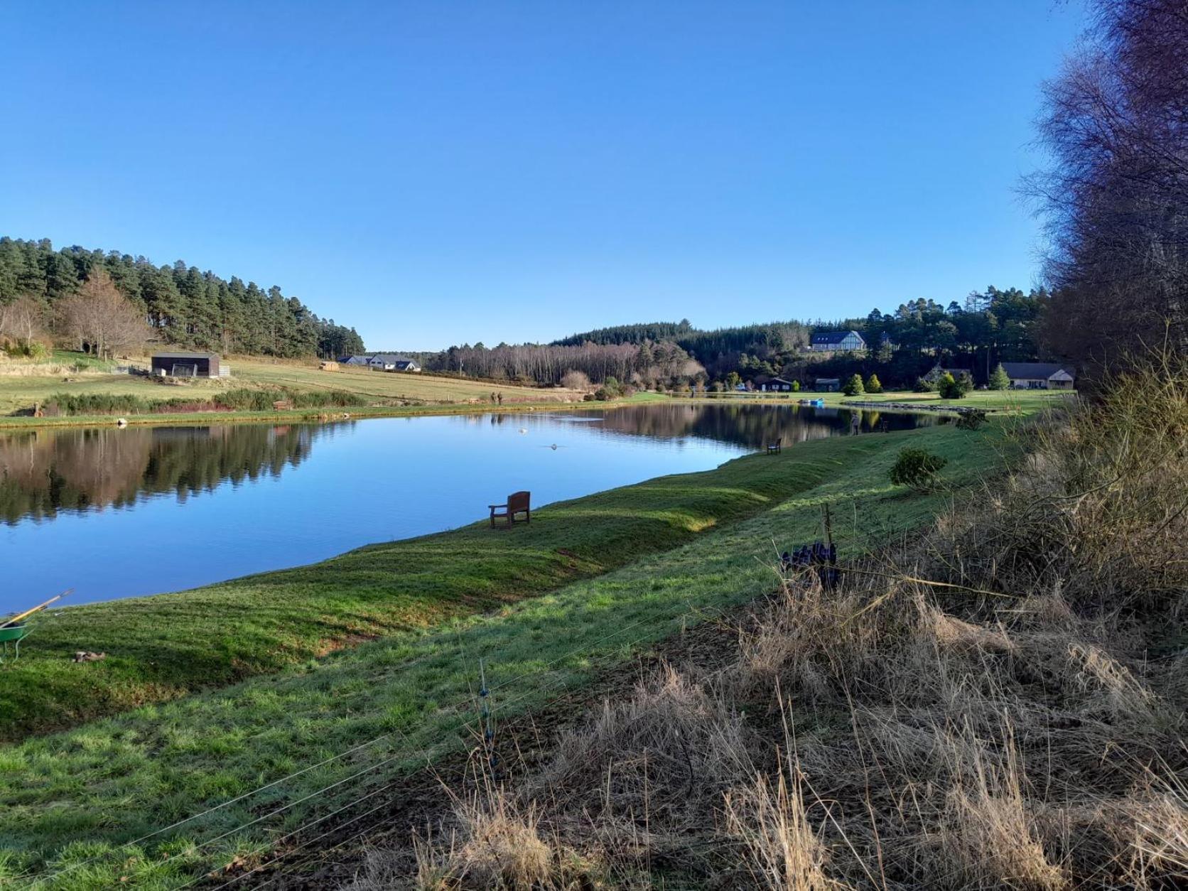 The Lakeside Cabin Longmorn エクステリア 写真